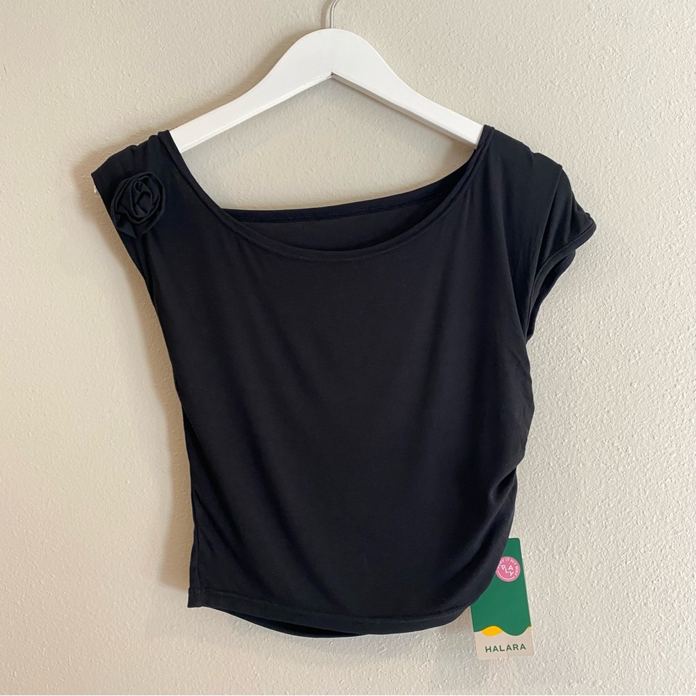 Halara Black Rosette Ruched Side Tee Asymmetric Shoulder Top Size Large coquette